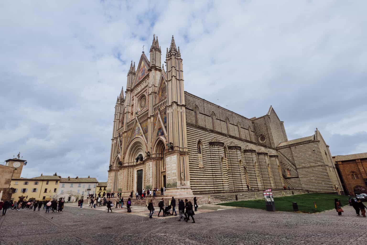 Rome to Orvieto: a Day Trip to Italy's Prettiest Hilltop City