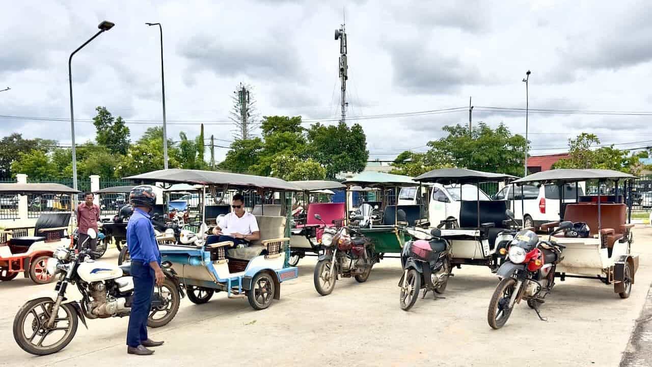 Siem Reap airport tuk-tuks