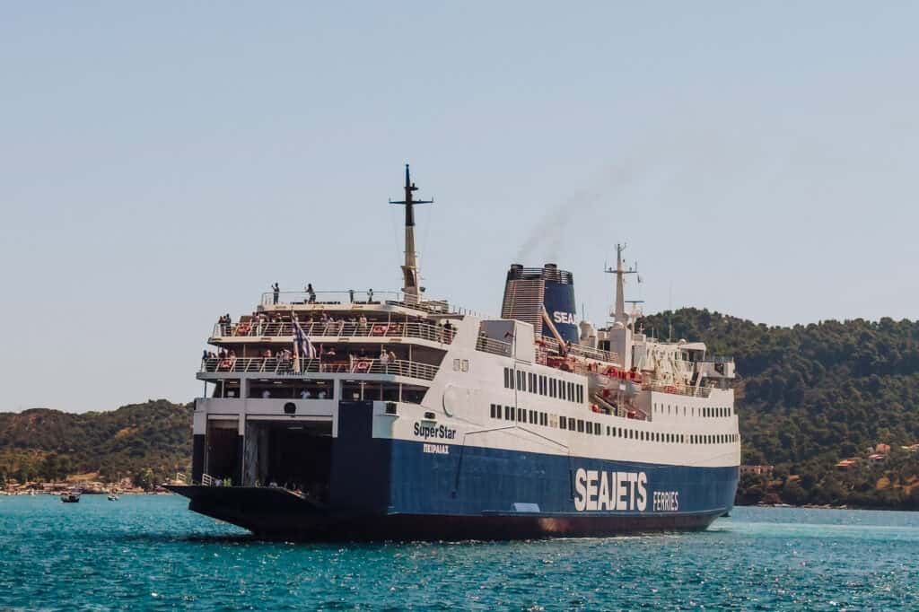 Ferry from Skiathos to Skopelos